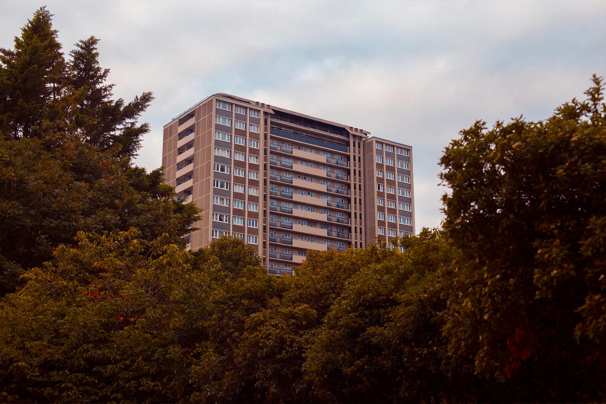 pedro-ramos-RrmkrKFluU0-unsplash apartment block